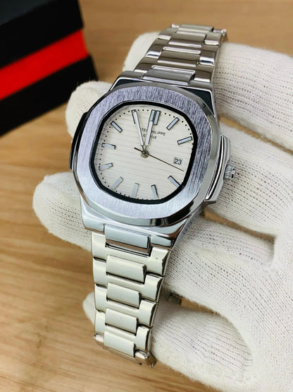 Classic Silver Men's Watch with Date Display
