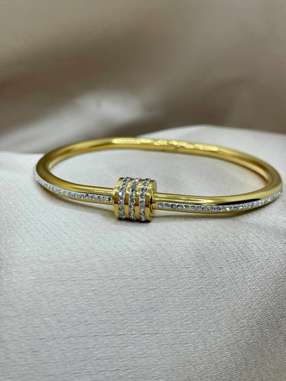 Luxury Crystal Gold Bangle Bracelet for Women – Elegant Adjustable Fashion Jewelry