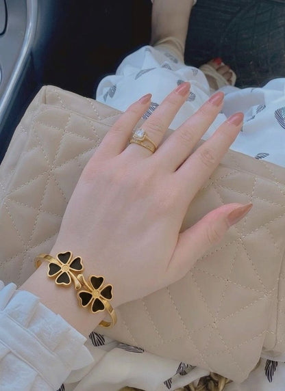Luxury Black Clover Flower Bracelet – Gold Plated Elegant Women’s Cuff Bracelet